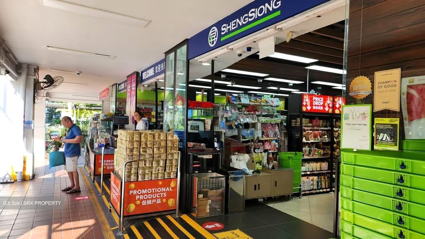 Tampines Heart (D18), Shop House #587076981